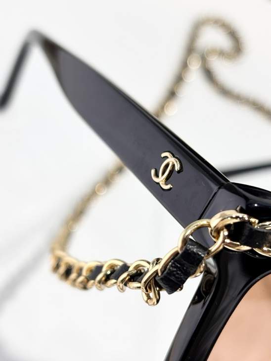 Picture of Chanel Sunglasses _SKUfw77836613fw
